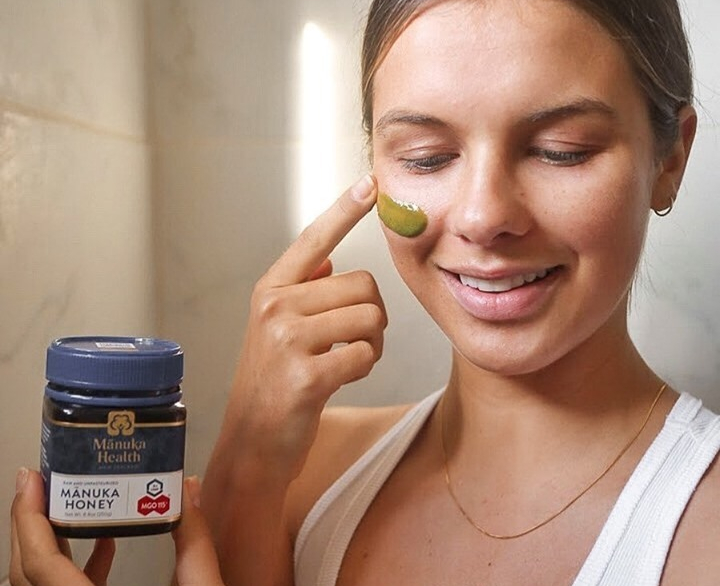 Další skvělá obličejová maska s manukovým medem!