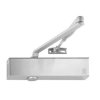 Dverový zatvárač TS-50, s lomeným ramienkom, EN2–6, strieborný RAL9006, vrátane montážnej dosky