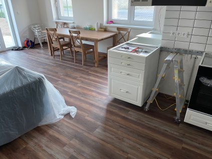 Vinylová podlaha PREMIUM CLICK, dekor CEDR HNĚDÝ (SPC)