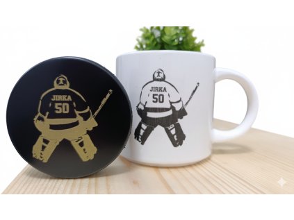 Akční set: Hrnek a puk-HOKEJISTA (vlastní jméno a číslo)