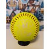 Softballový míček Wilson s vlastním jménem a číslem