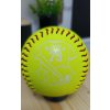 Softballový míček Wilson s vlastním jménem a číslem