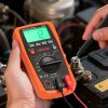 Digitálny multimeter 4000 počítaní TRMS DC/AC, auto rozsahy V A Ω F °C