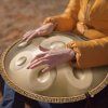 Handpan bubon 55.9cm 9 tónov d-moll oceľový s paličkami pre dospelých