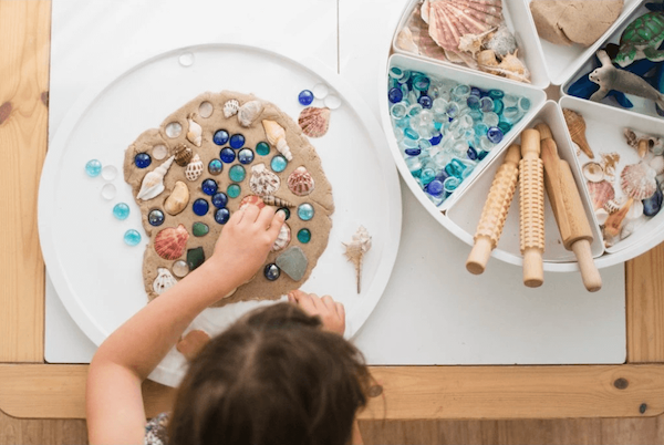 senzitivni-obdobi-senzoricke-hracky-trideni