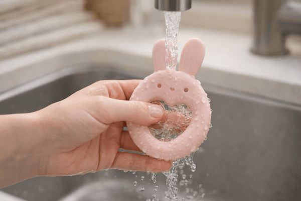 silikonove-hracky-myti-hracky-3