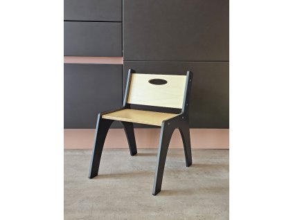 Montessori detská stolička - čierna/lakovaná