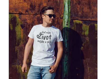 Pánske tričko mockup o zivot muzske biele