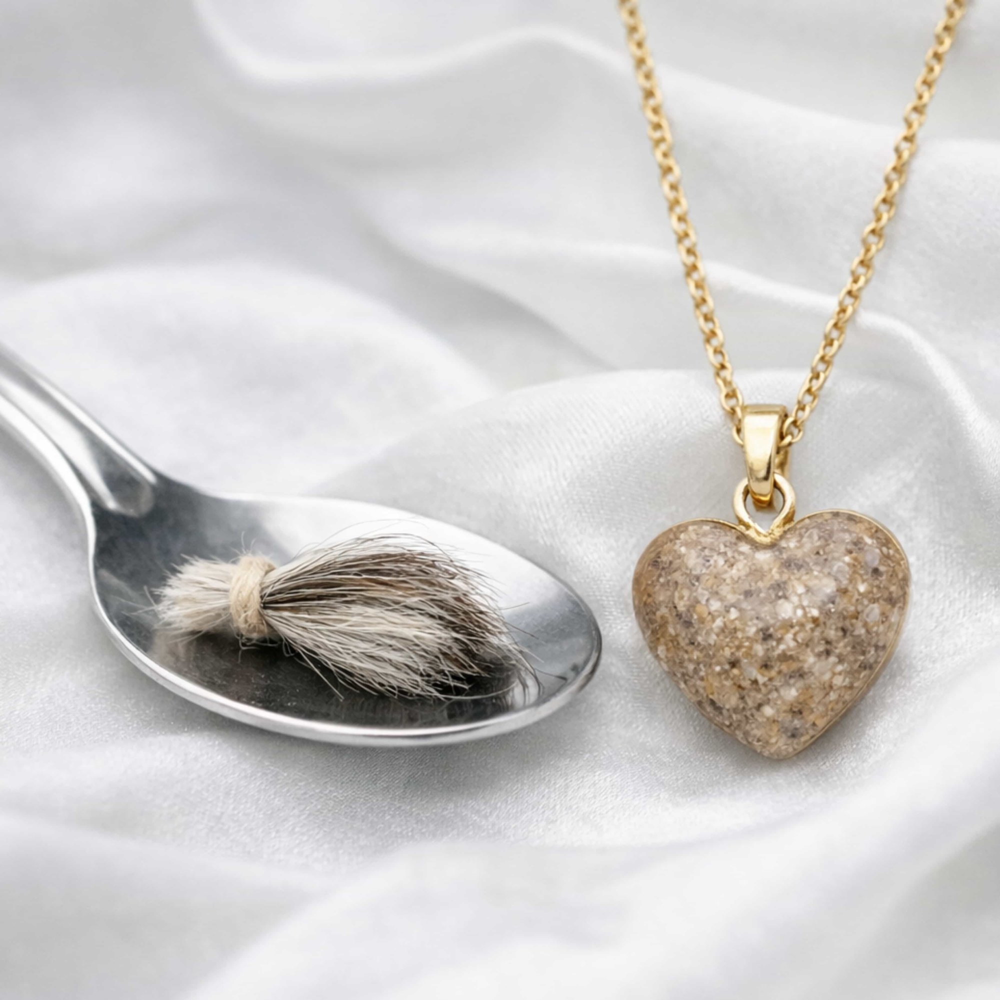 Jak poslat srst nebo kremační popel mazlíčka na výrobu šperku