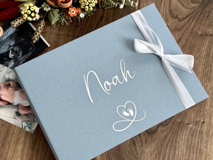 ERINNERUNGSBUCH FÜR BABY MIT PERSONALISIERTEM TITEL (BLAU)  Tagebuch für die ersten Lebensjahre deines kleinen Schatzes.