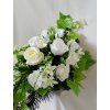 Ikebana na hrob biela ruža