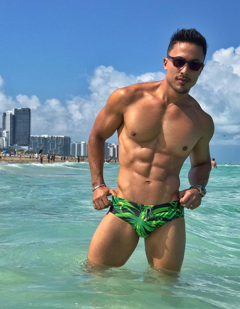 plavky-s-vyjimatelnou-vlozkou-a-push-up-kapsou-6