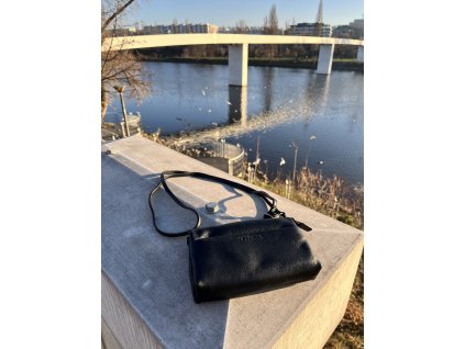 Dámská kožená crossbody kabelka ET20460 - černá