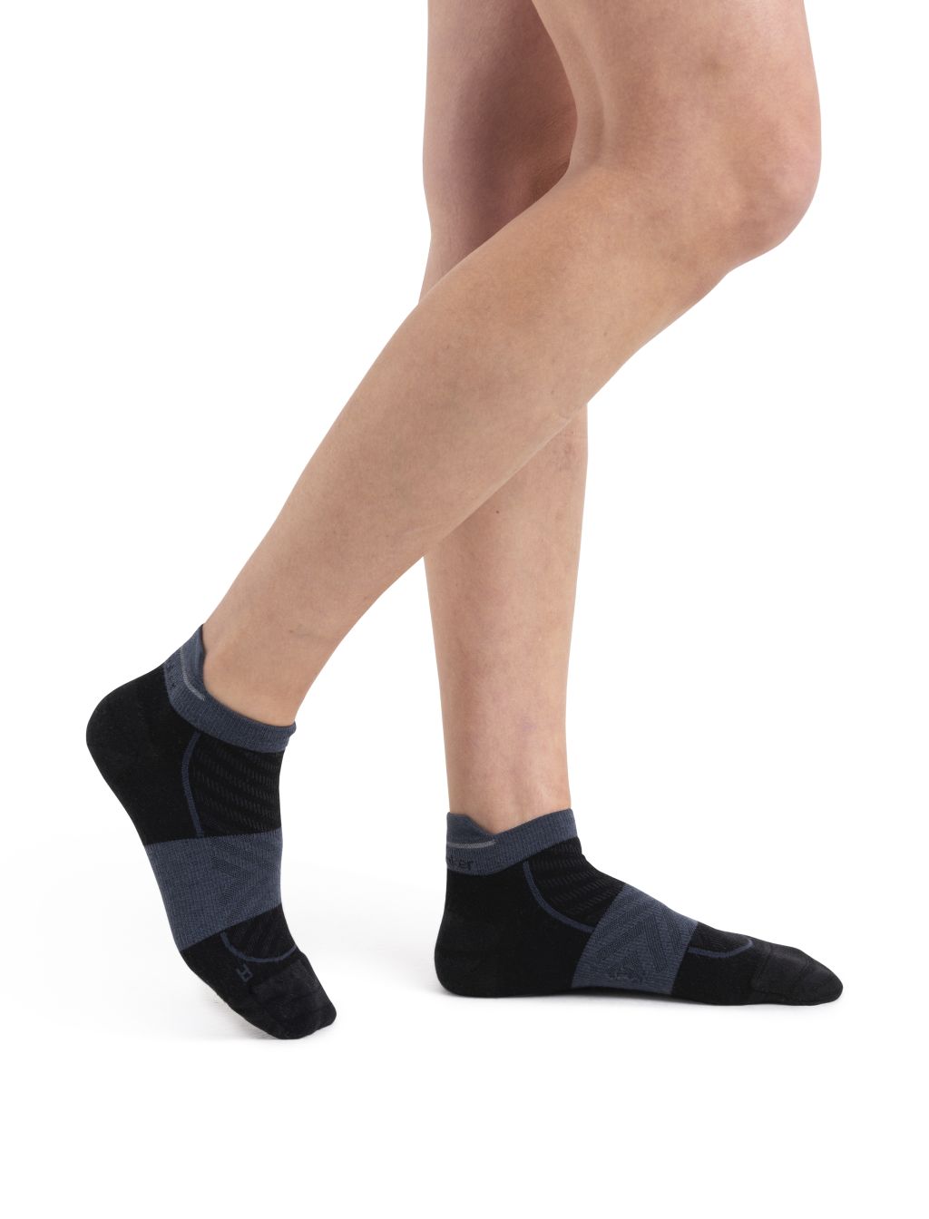 Dámské merino ponožky ICEBREAKER Wmns Merino Run+ Ultralight Micro, Black/Graphite velikost: 41-43 (L)