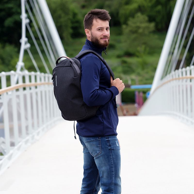 ☀️ Vhodný na cesty i každodenní použití