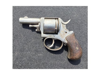 historicky revolver cal 38