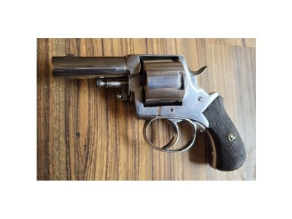 historicky revolver cal 45