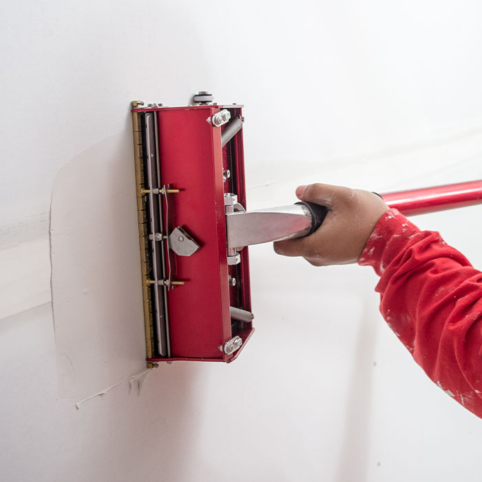 Tmelení stěn a stropů finišovacím boxem