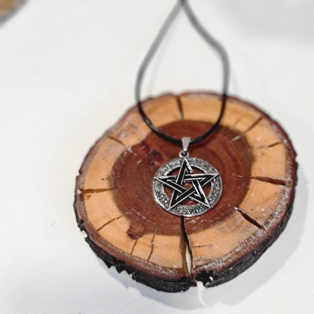 Amulet čarodějek: Okouzlení