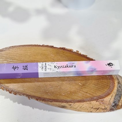 Magie lásky: japonské květy třešní vonné tyčinky