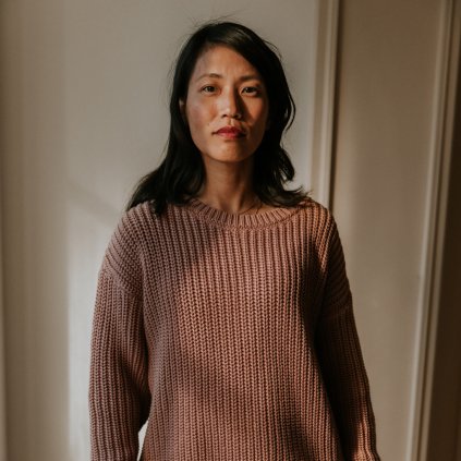 Yuki kidswear, Dámsky chunky oversize sveter Blush, Messy Brassy (4)