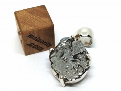 Stříbrný přívěsek meteorit