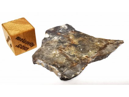 Lunární meteorit NWA 11182 - 4,1g / řez