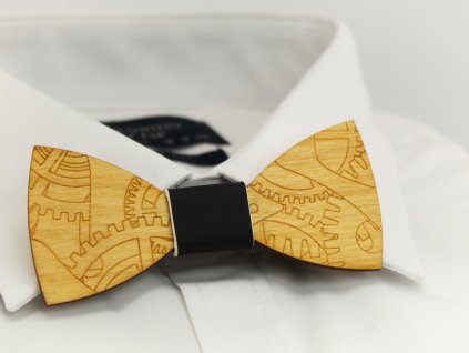 dreveny-motylek-franz