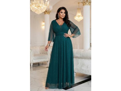 Dlhé trblietavé spoločenské šaty plus size v zelenej farbe s výstrihom do V a transparentnými rukávmi
