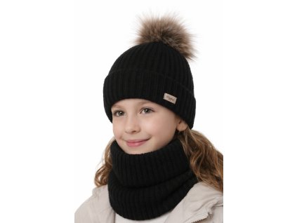 Dievčenský čierny zimný set čiapka a nákrčník s brmbolcom z pleteného materiálu