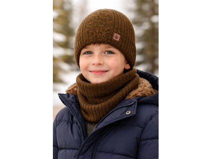 Chlapčenská zimná čiapka a nákrčník v hnedej farbe