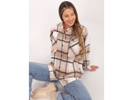 Dámska károvaná oversize košeľa s dlhým rukávom a vreckami, nosená ako ľahká bunda