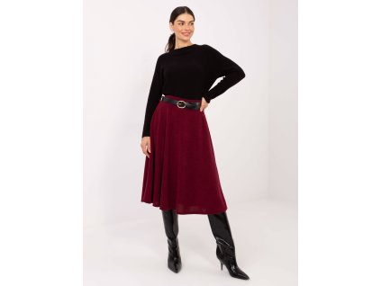 Dámska rozšírená midi sukňa z pleteniny v elegantnom outfite