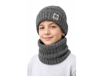 Chlapčenský zimný set – sivá pletená čiapka a nákrčník