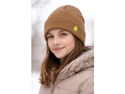 Dievčenská zimná čiapka Estrela camel s hviezdičkou