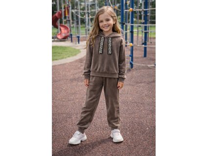 Dievčenský hnedý velúrový komplet s  mikinou a nohavicami na gumu
