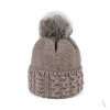 Dámska pletená zimná čiapka v hnedej farbe s brmbolcom z umelej kožušiny, podšitá flísom“