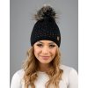 Dámska zimná čiapka s brmbolcom, ozdobená zirkónmi, podšitá flísom – hrejivý a elegantný doplnok“