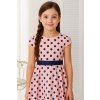 Dievčenské ružové šaty s tmavomodrými bodkami a opaskom, vhodné na spoločenské príležitosti.