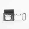 Jednobarevný obal s karabinou pro AirPods 4