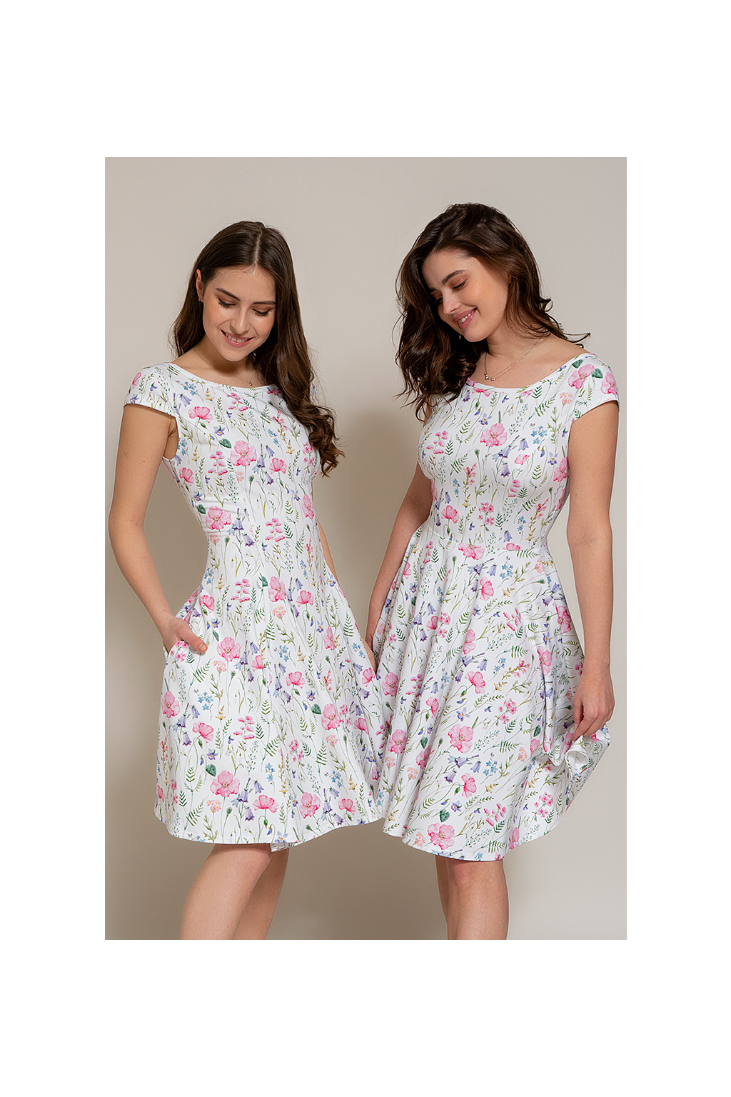 Letní úpletové šaty louka (Střih Prostřižený s kolovou sukní, Velikost Šití na míru - příplatek + 300Kč)