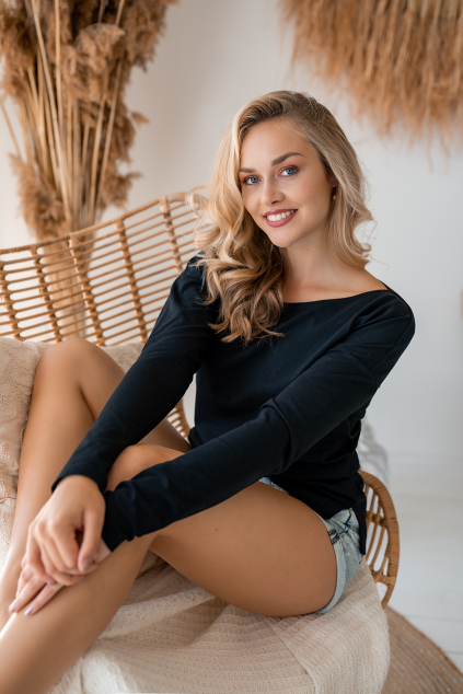 Černé tričko s možností potisku MiaBella