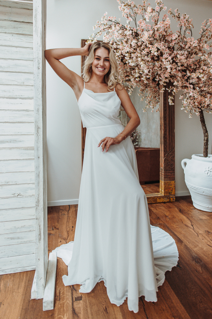 Svatební šaty Lliri lehounké šifonové šaty MiaBella