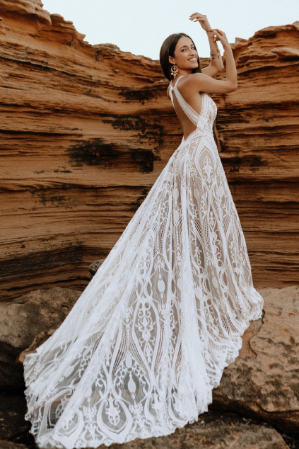 KAIA celokrajkové boho svatební šaty MiaBella