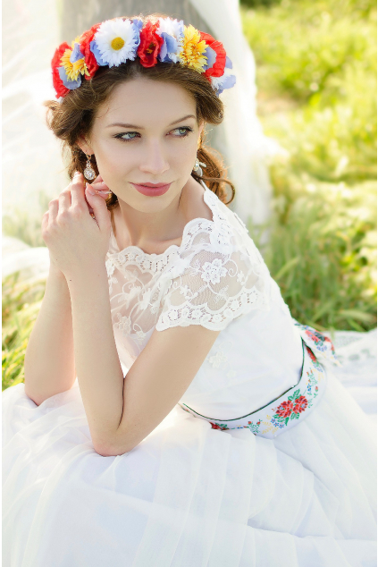 Dlouhé folklórní svatební šaty MiaBella