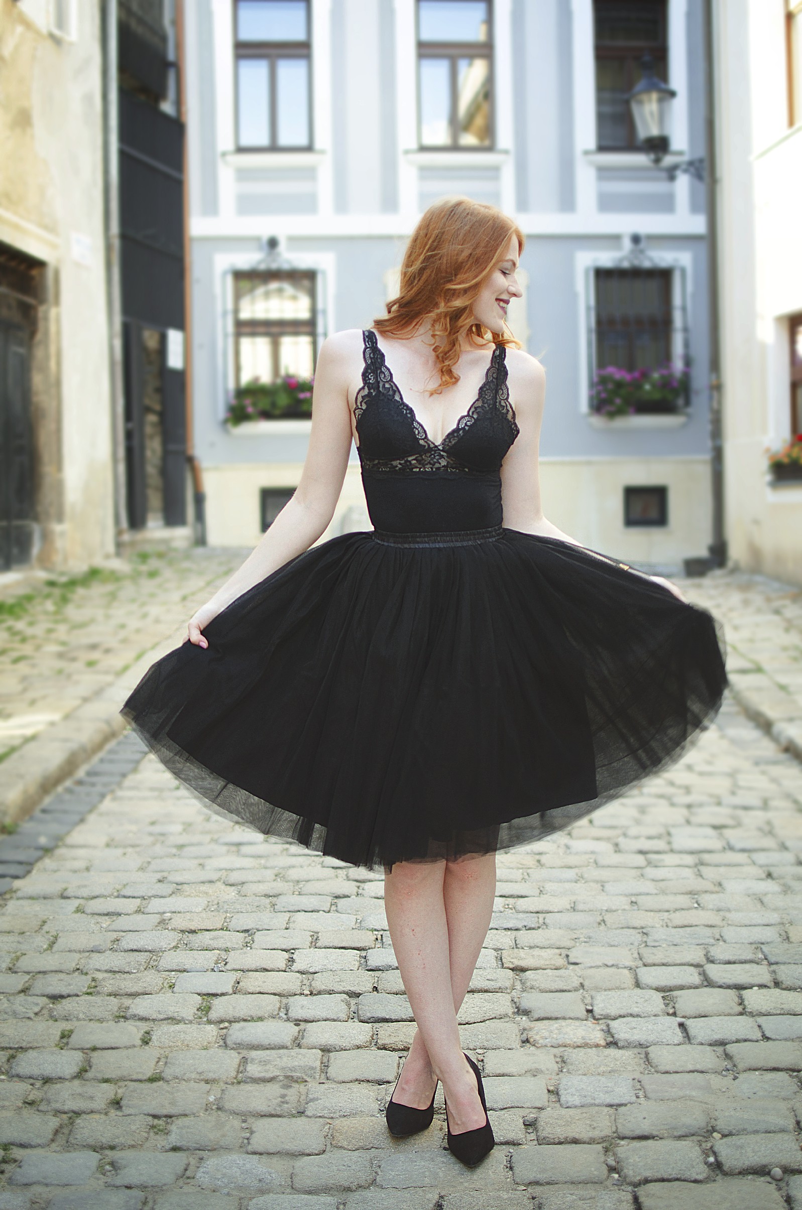 Tylová TUTU sukně černá pod kolená - 60 cm