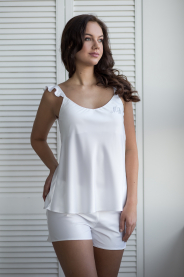 Bílé saténové pyžamo MiaBella