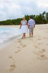 OBARVENÍ MODRÁ - folklórní svatební šaty – na postavě