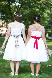 OBARVENÍ MODRÁ - folklórní svatební šaty – kolekce MiaBella