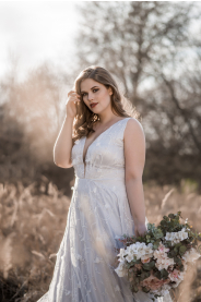 Šedo-modré svatební šaty ISABELLA PLUS – zadní pohled